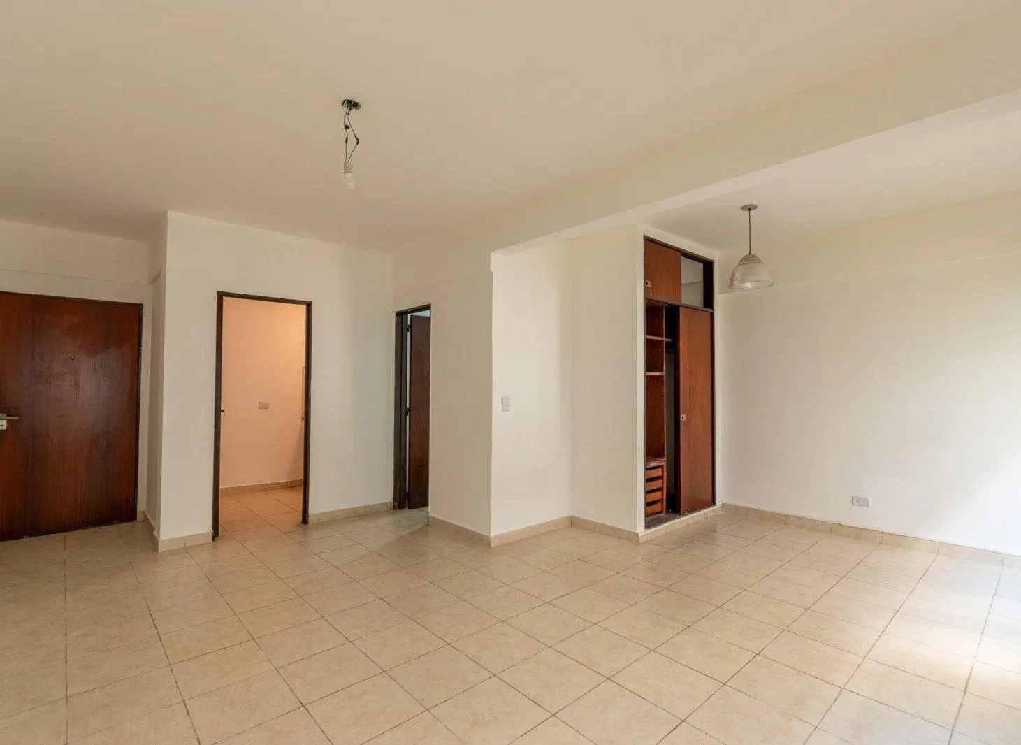 Venta departamento 1 ambiente San Isidro centro con cochera 3
