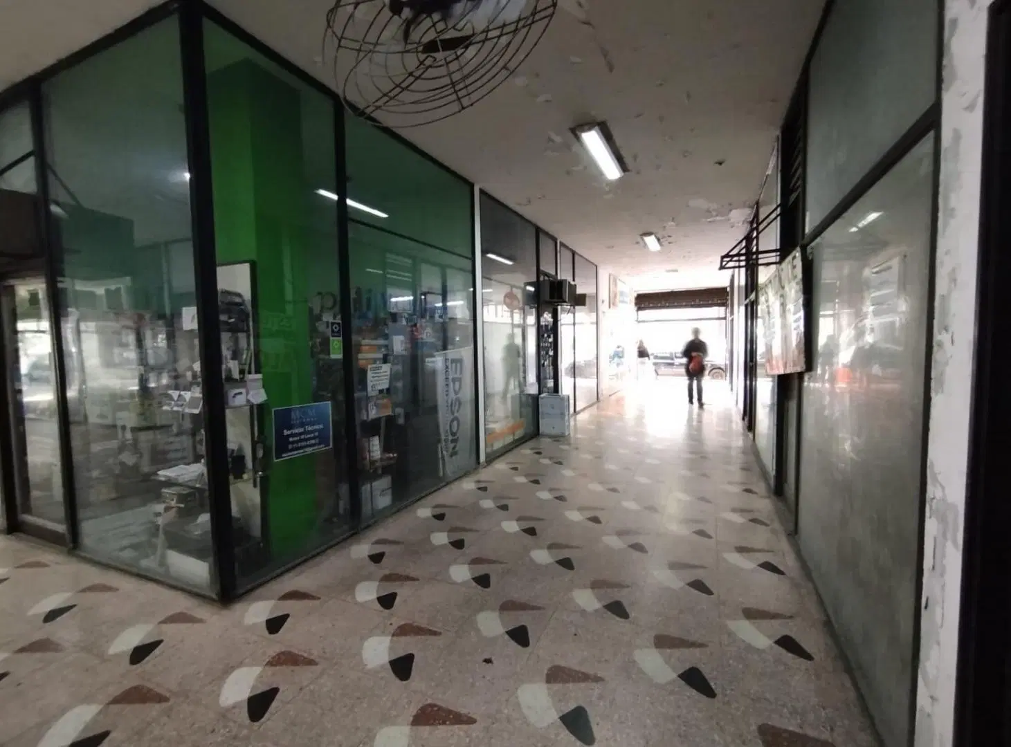 Venta Local comercial en galería Microcentro 5