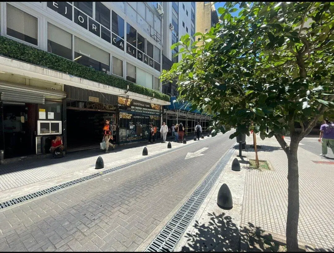 Venta Local comercial en galería Microcentro 3