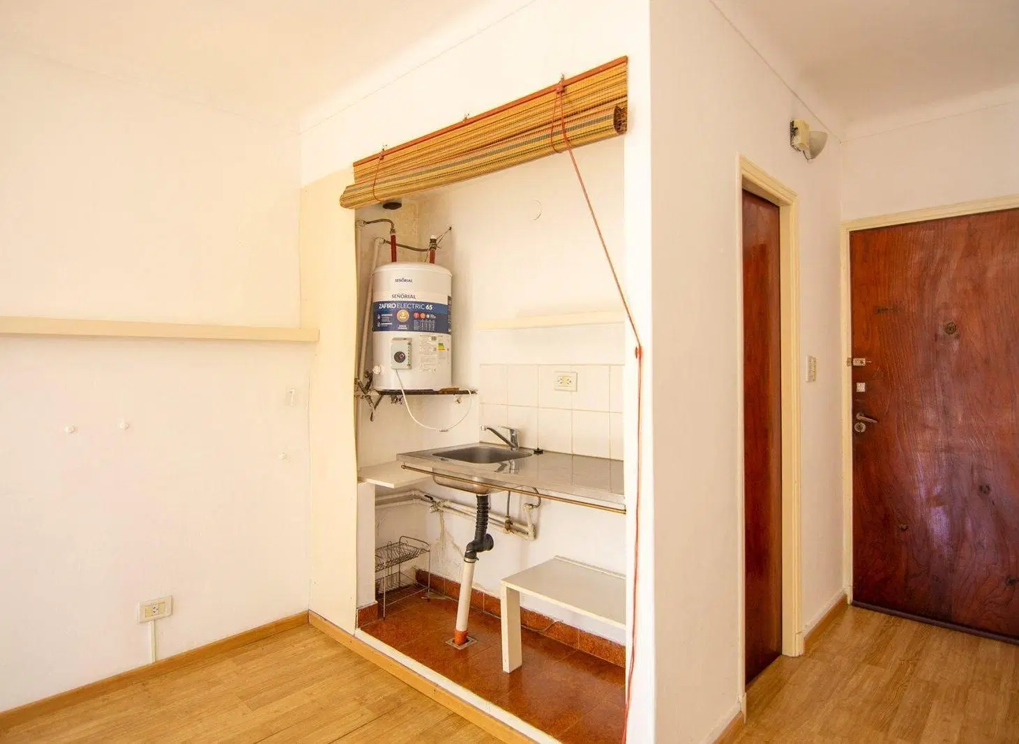 VENTA MONOAMBIENTE AL FRENTE LUMINOSO BECCAR 5