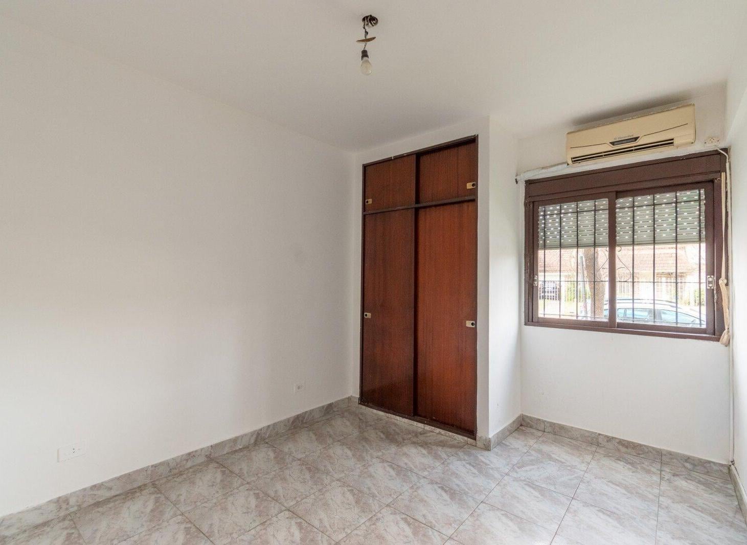Foto de Venta depto. 3 amb con patio, cochera San Isidro centro, imagen 3