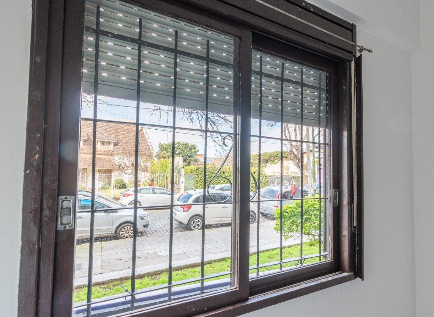 Foto de Venta depto. 3 amb con patio, cochera San Isidro centro, imagen 2