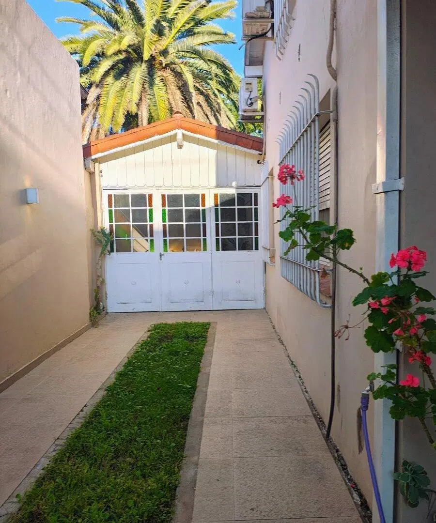 VENTA CASA 4 AMB VILLA BALLESTER. Con Cochera, parrilla y Quincho. 1