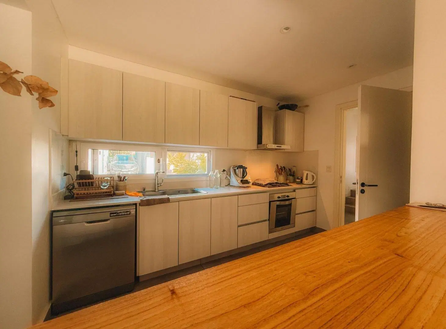 VENTA Duplex, en San Isidro, casi a estrenar con calle privada 2