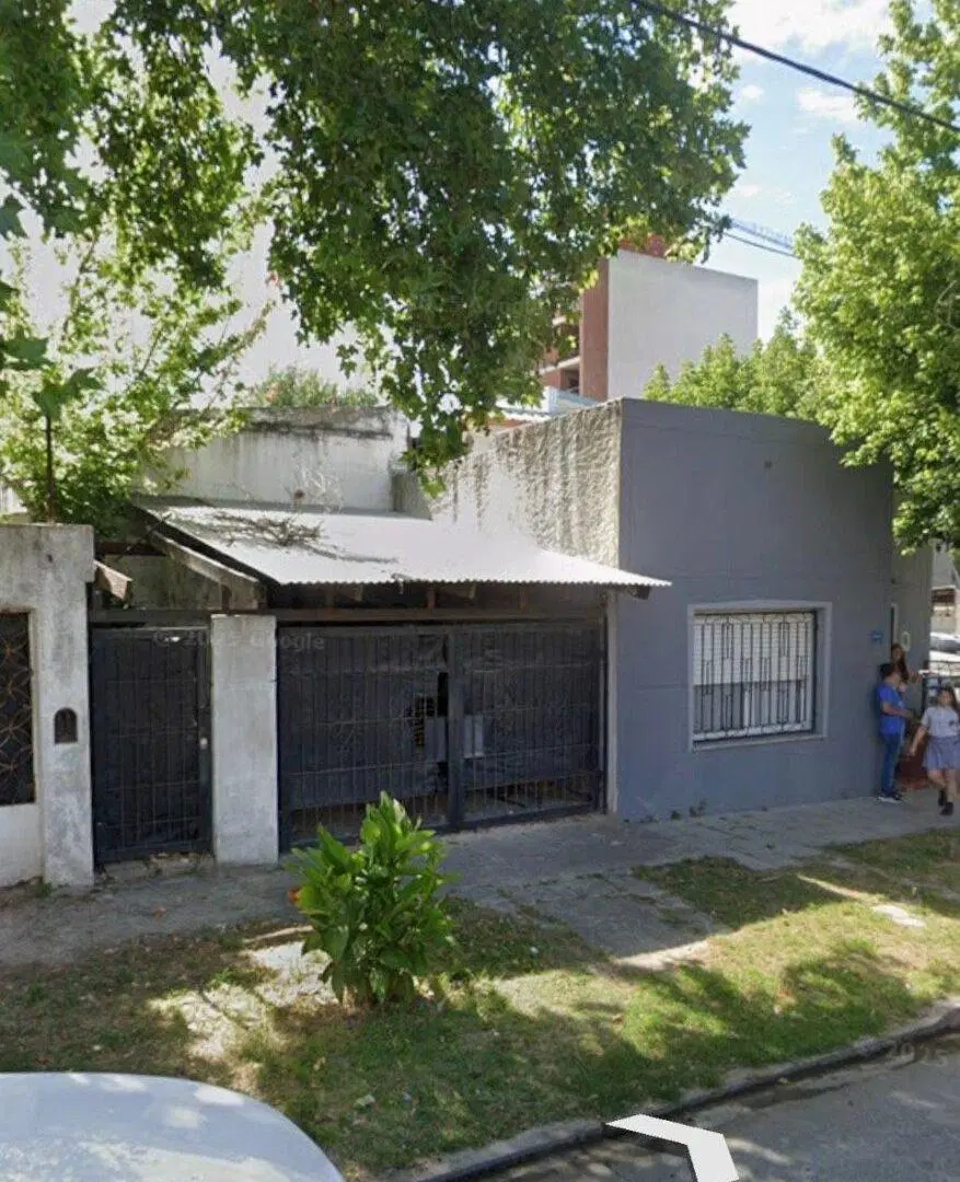 Venta  / Casa a refaccionar / Campana Centro / Con o sin Renta 8