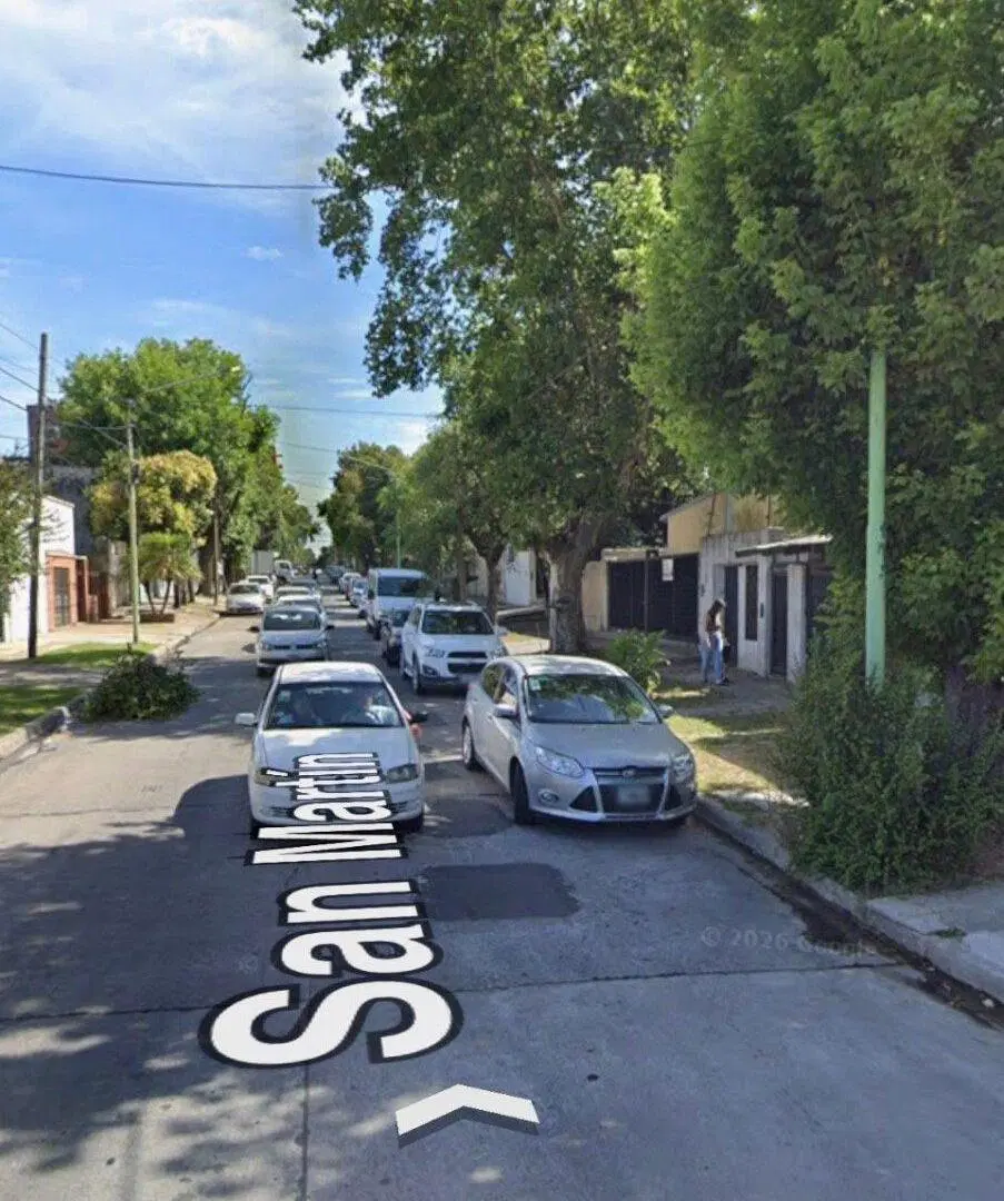 Venta  / Casa a refaccionar / Campana Centro / Con o sin Renta 3