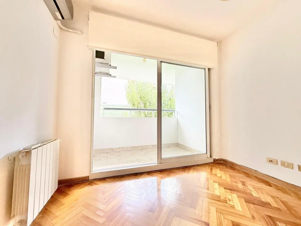 Depto 3 ambientes, 2 baños, con balcón, cochera, baulera, pileta, gym y seguridad en Palermo. 4