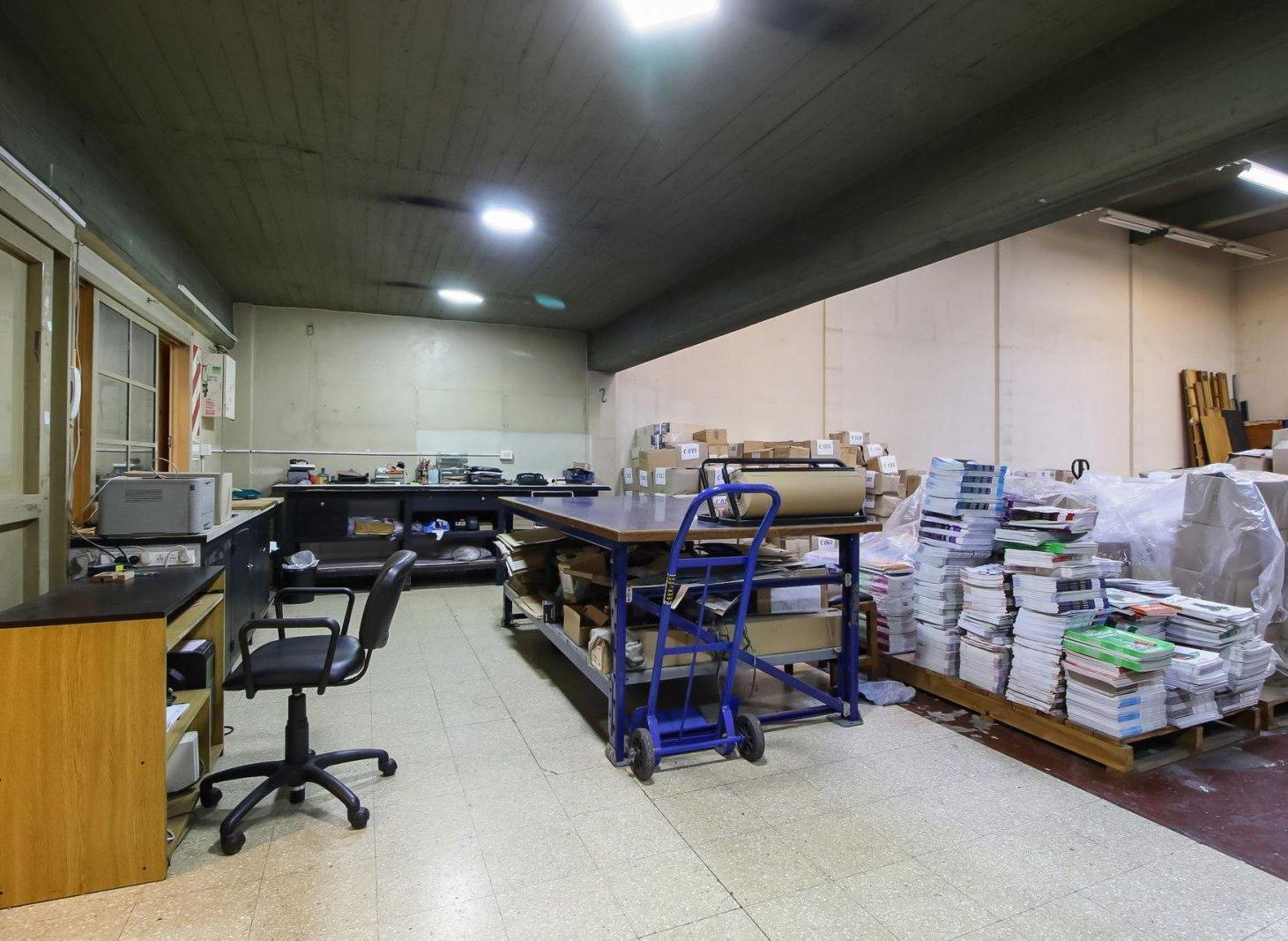 Foto de ALQUILER EDIFICIO COMERCIAL CON COCHERA BALVANERA, imagen 5
