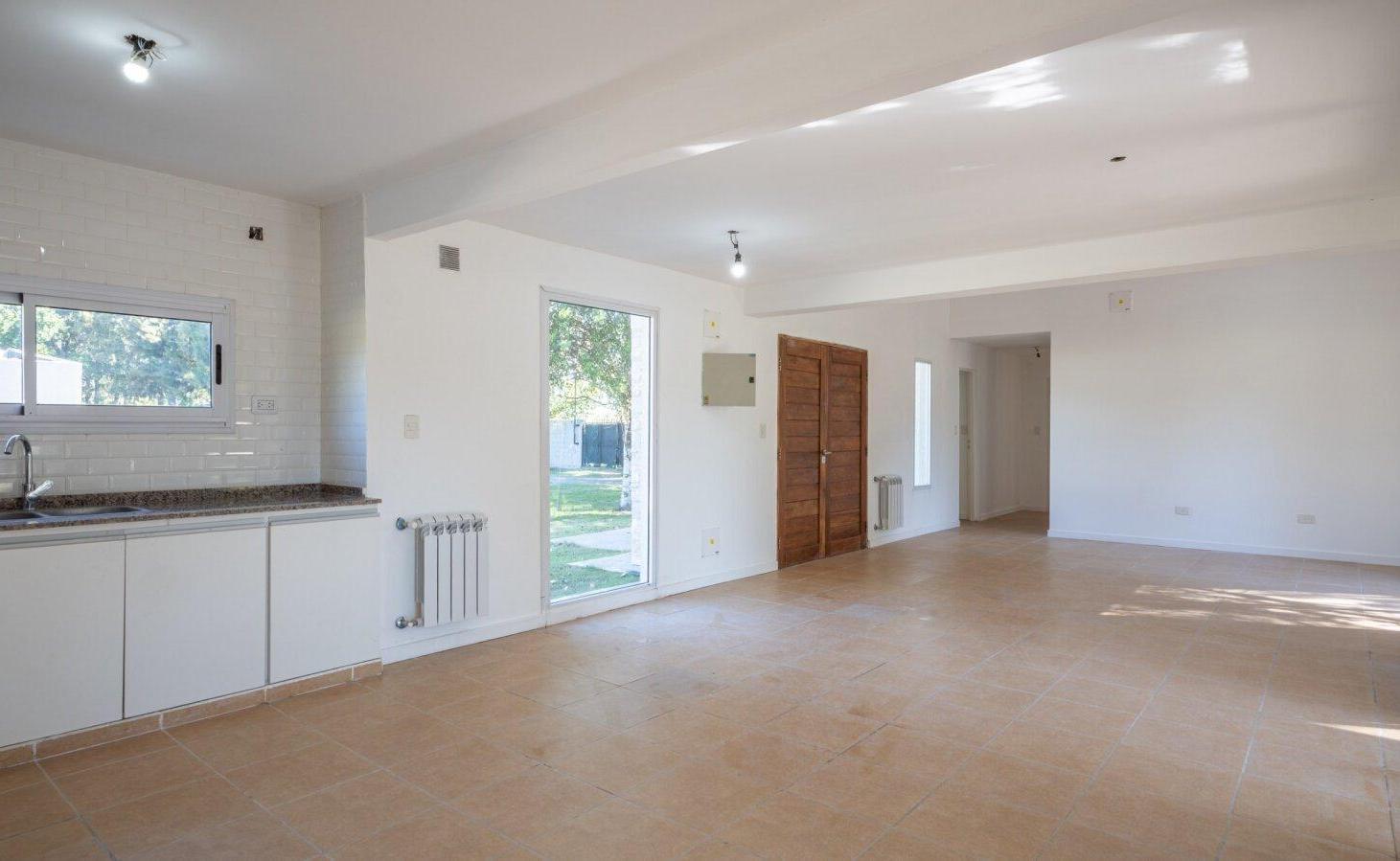 Foto de Casa 5 Ambientes Con Jardín y Cochera En Haras del Sol, Pilar, imagen 3
