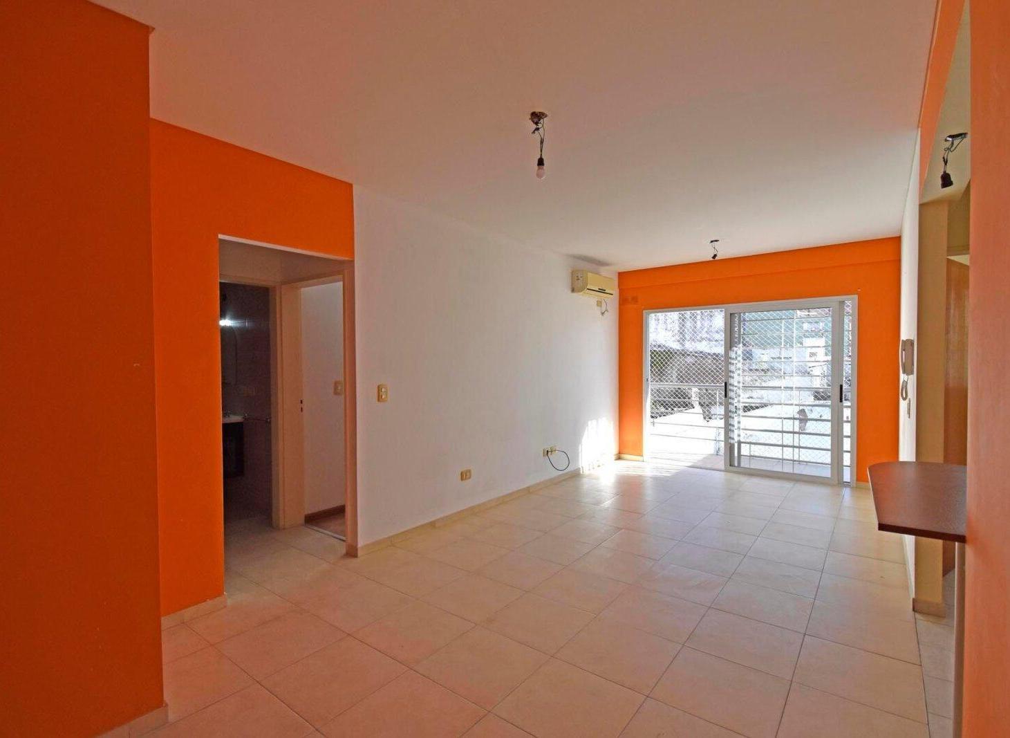 Foto de VENTA DEPARTAMENTO 2AMB C/ COCHERA EN CABALLITO, imagen 1