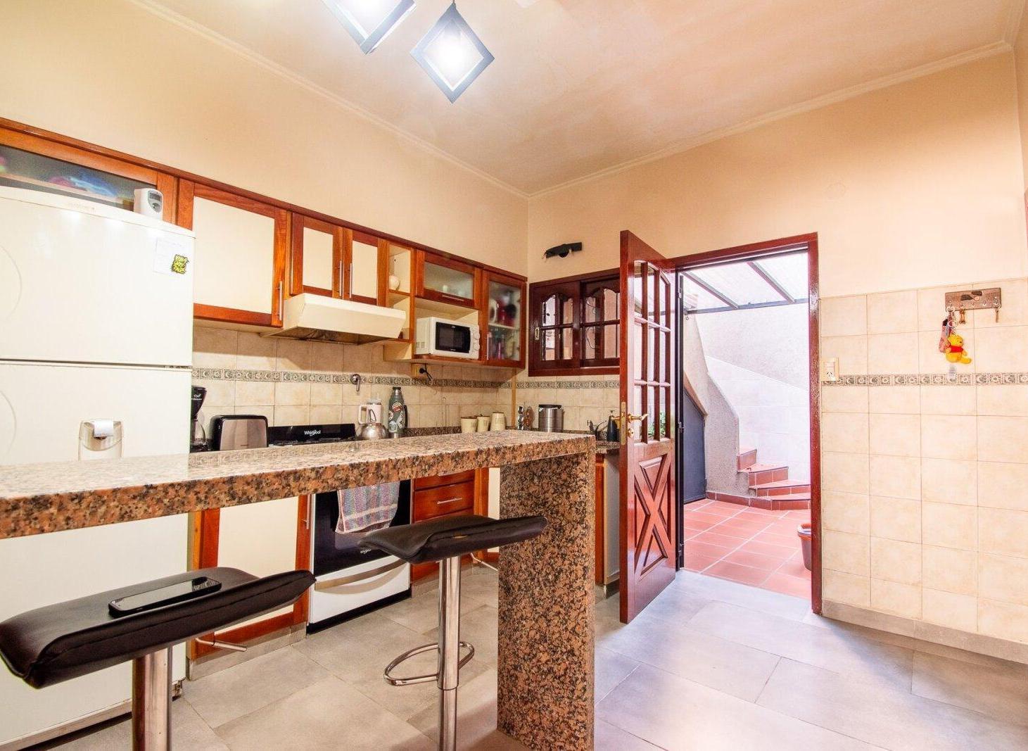 Foto de Venta casa 4 Ambientes con terraza propia, Wilde., imagen 4