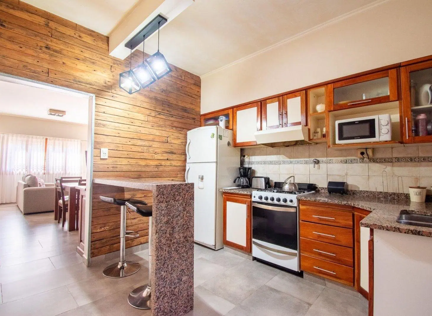 Venta casa 4 Ambientes con terraza propia, Wilde. 5