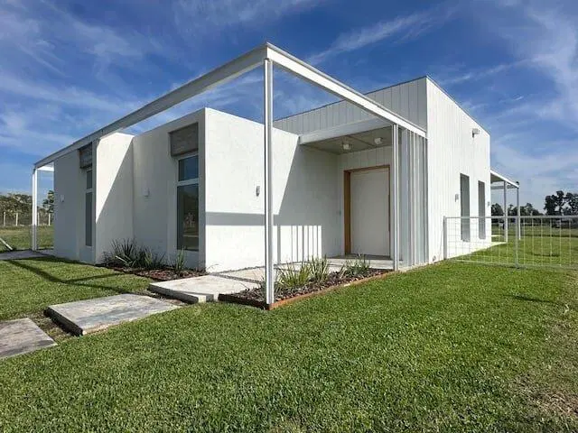 VENTA CASA A ESTRENAR - 4 AMBIENTES - JARDIN Y PILETA - SANTA SOFIA - PILAR DEL ESTE 5