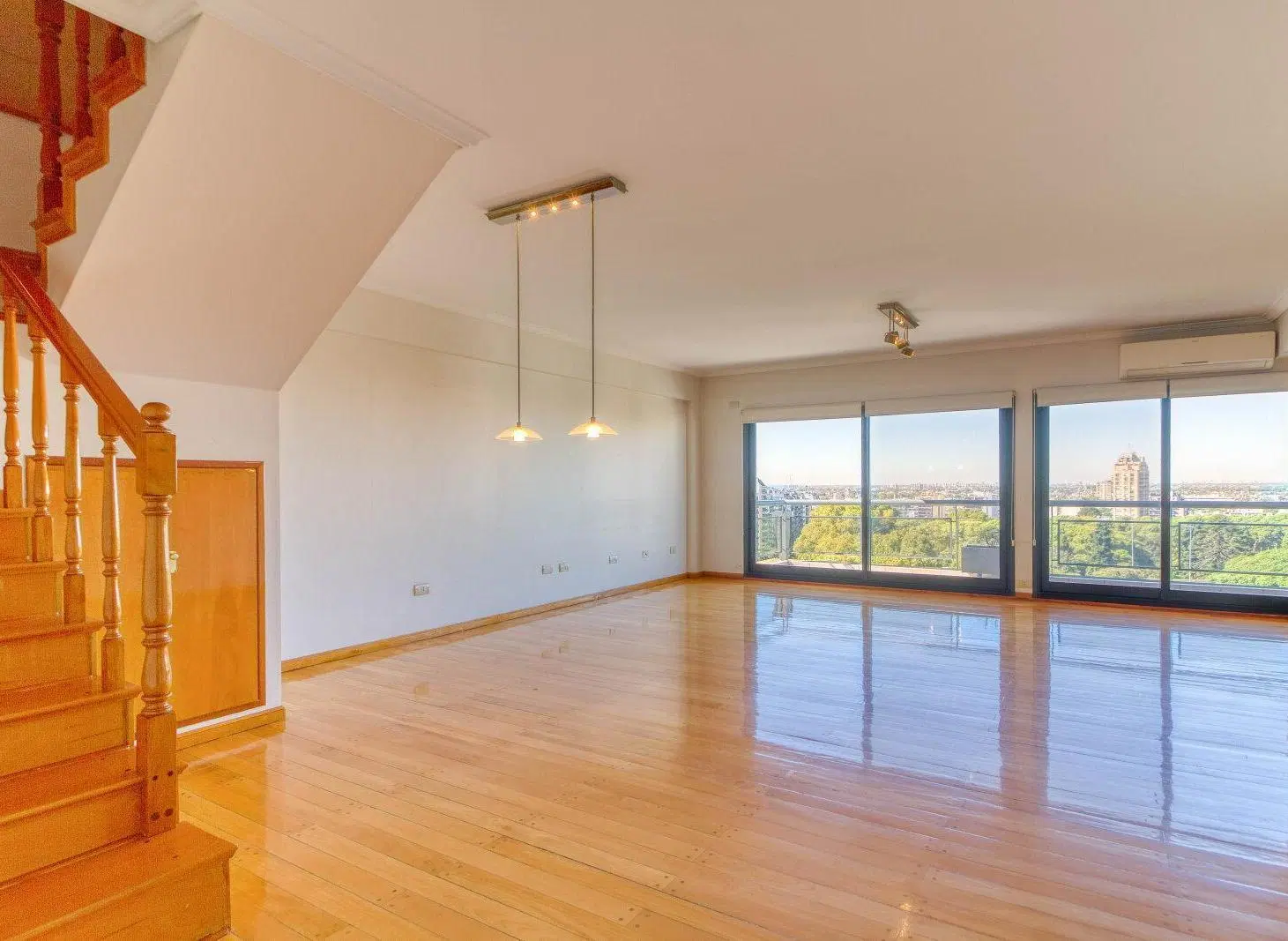 Venta | Duplex | 4 ambientes | con quincho y terraza propia. 3