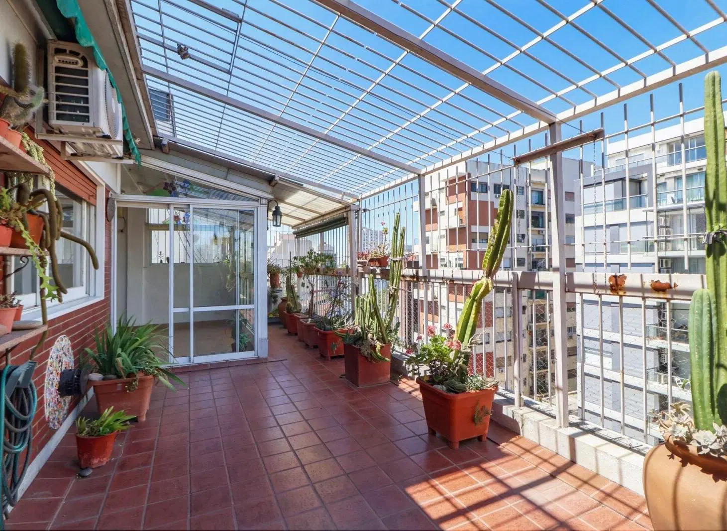 Venta 4 amb con gran balcón terraza y vista abierta 4
