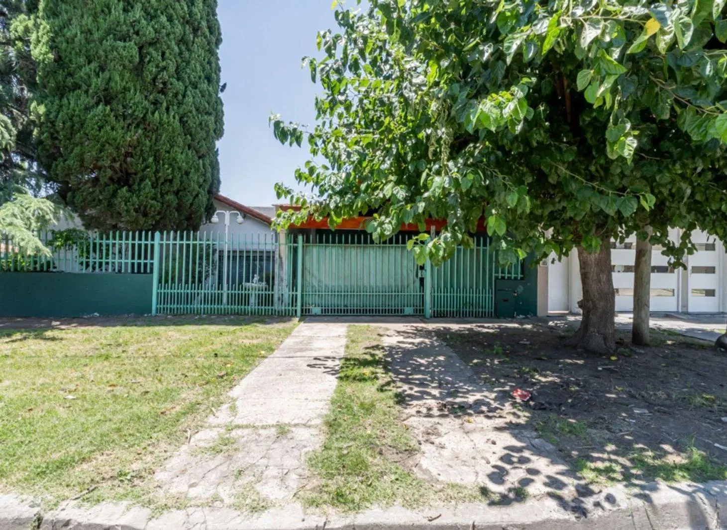 Casa 3 Ambientes c/Jardín y Quincho y Patio 5