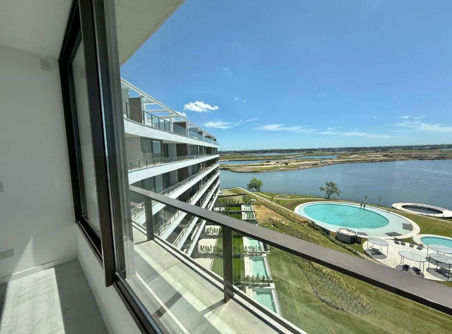 VENTA PENT-HOUSE OCEANA CON TERRAZA Y PISCINA PROP 3
