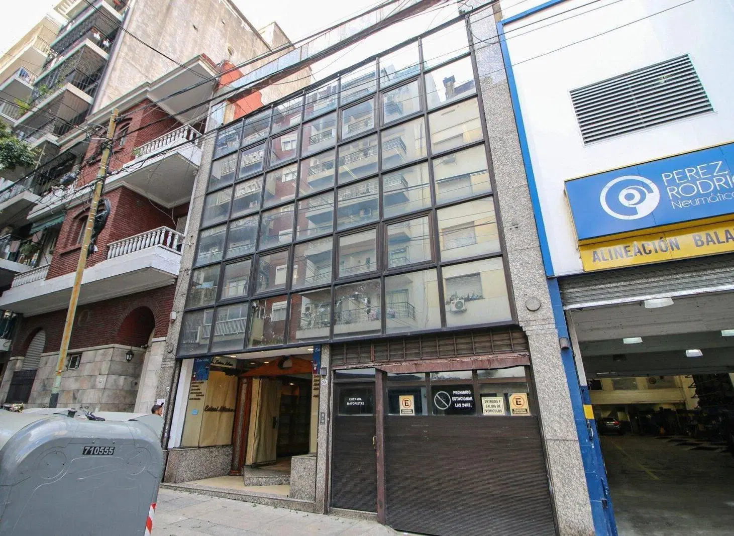 VENTA  EDIFICIO COMERCIAL CON COCHERA BALVANERA 5
