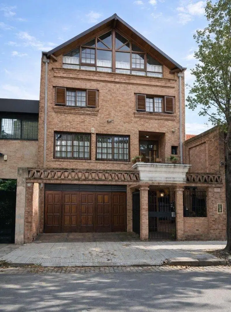 Casa de categoría 7 ambientes con jardín, playroom y cocheras | Las Lomas de Núñez 8