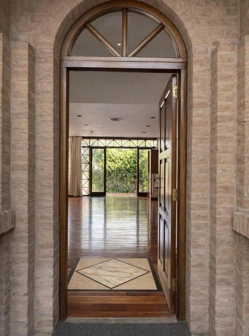 Casa de categoría 7 ambientes con jardín, playroom y cocheras | Las Lomas de Núñez 2