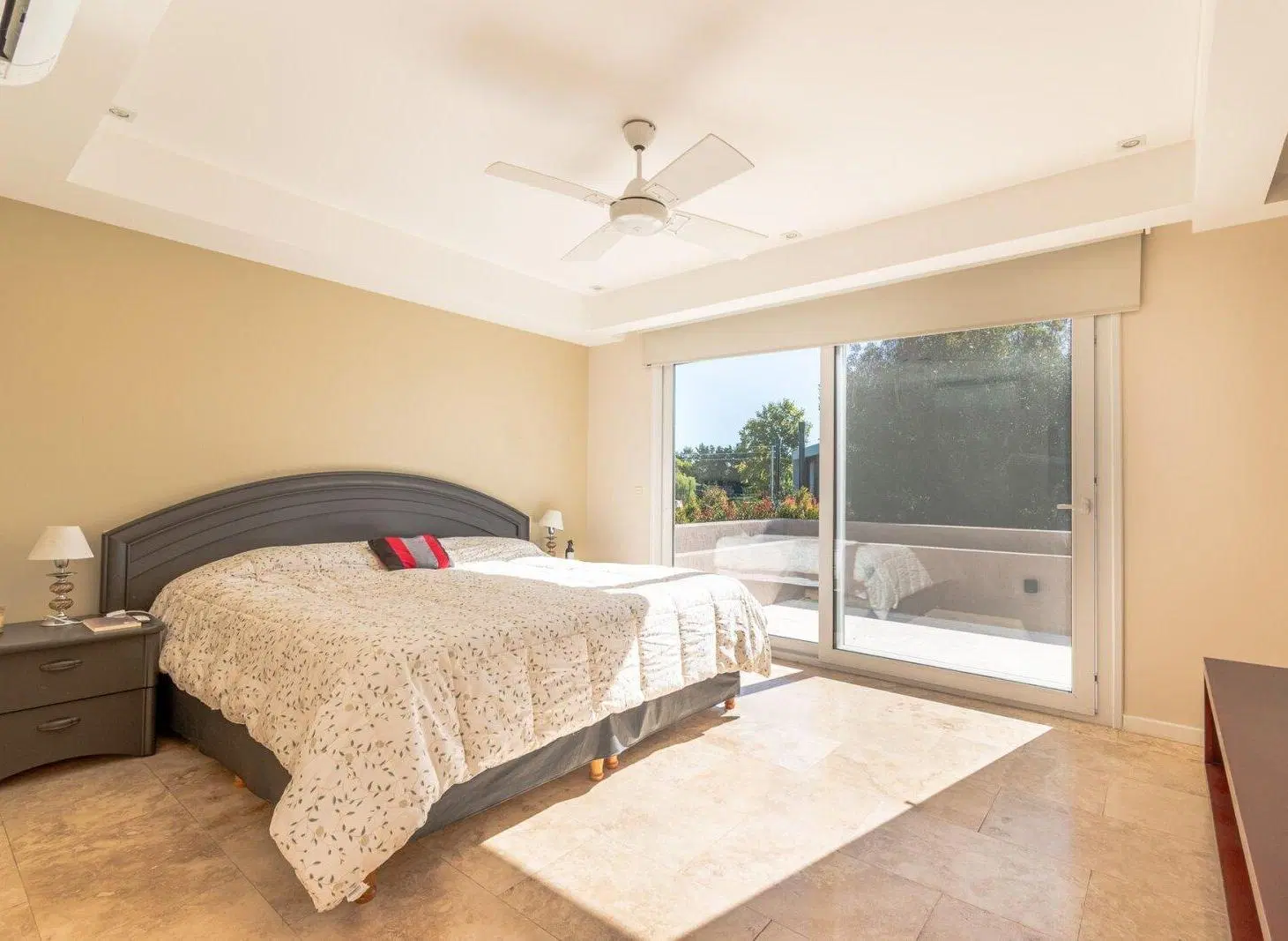 Venta Casa 6 ambientes con Pileta en Ayres Plaza 3