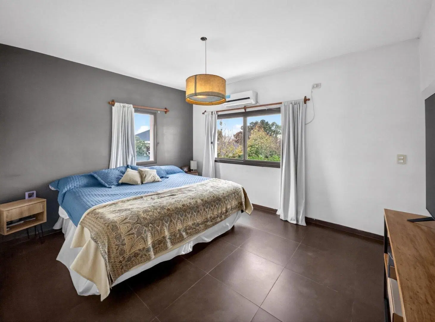 Venta Casa de 6 ambientes Barrio Las Liebres 2