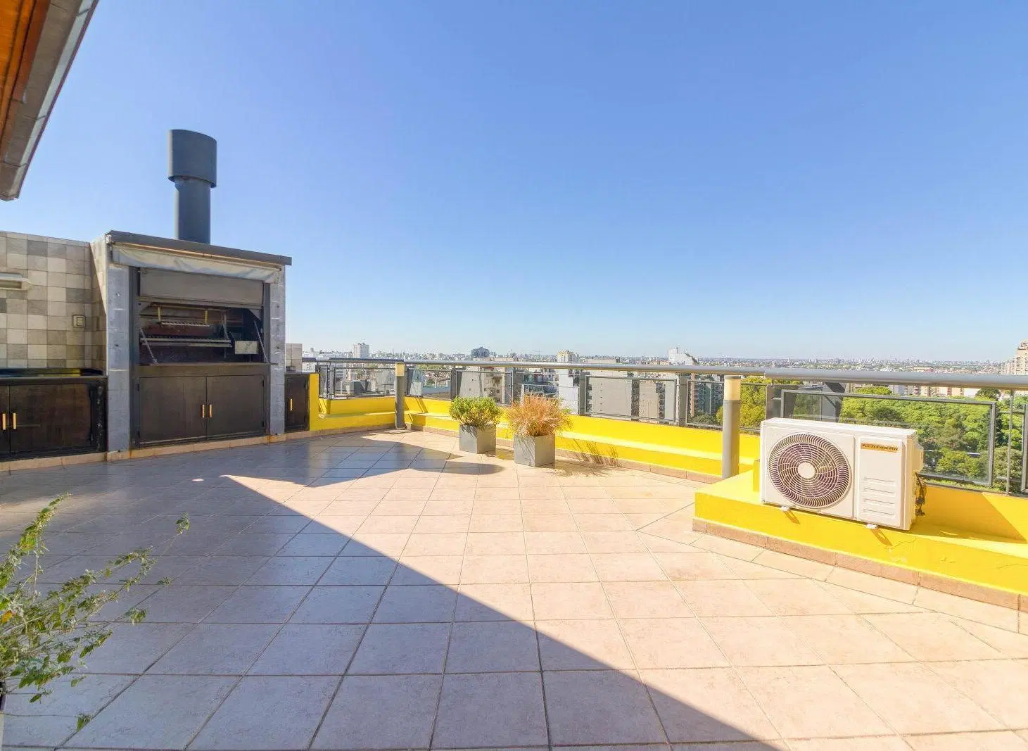 Venta | Duplex | 4 ambientes | con quincho y terraza propia. 3