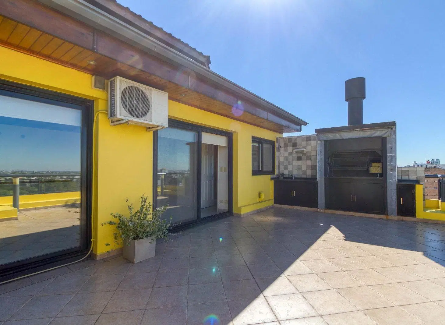 Venta | Duplex | 4 ambientes | con quincho y terraza propia. 5