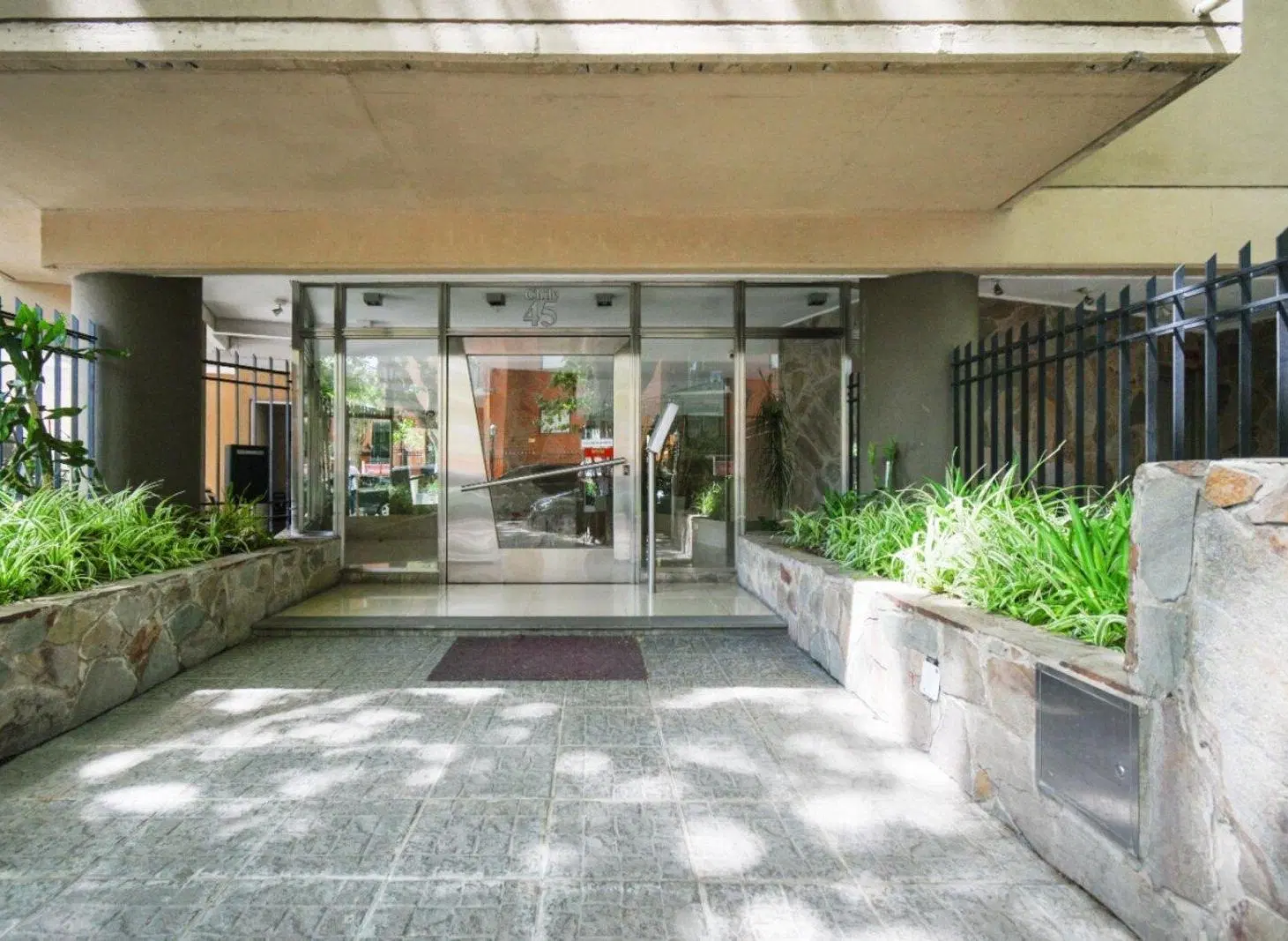 Venta Departamento al rio San Isidro con cocheras 5