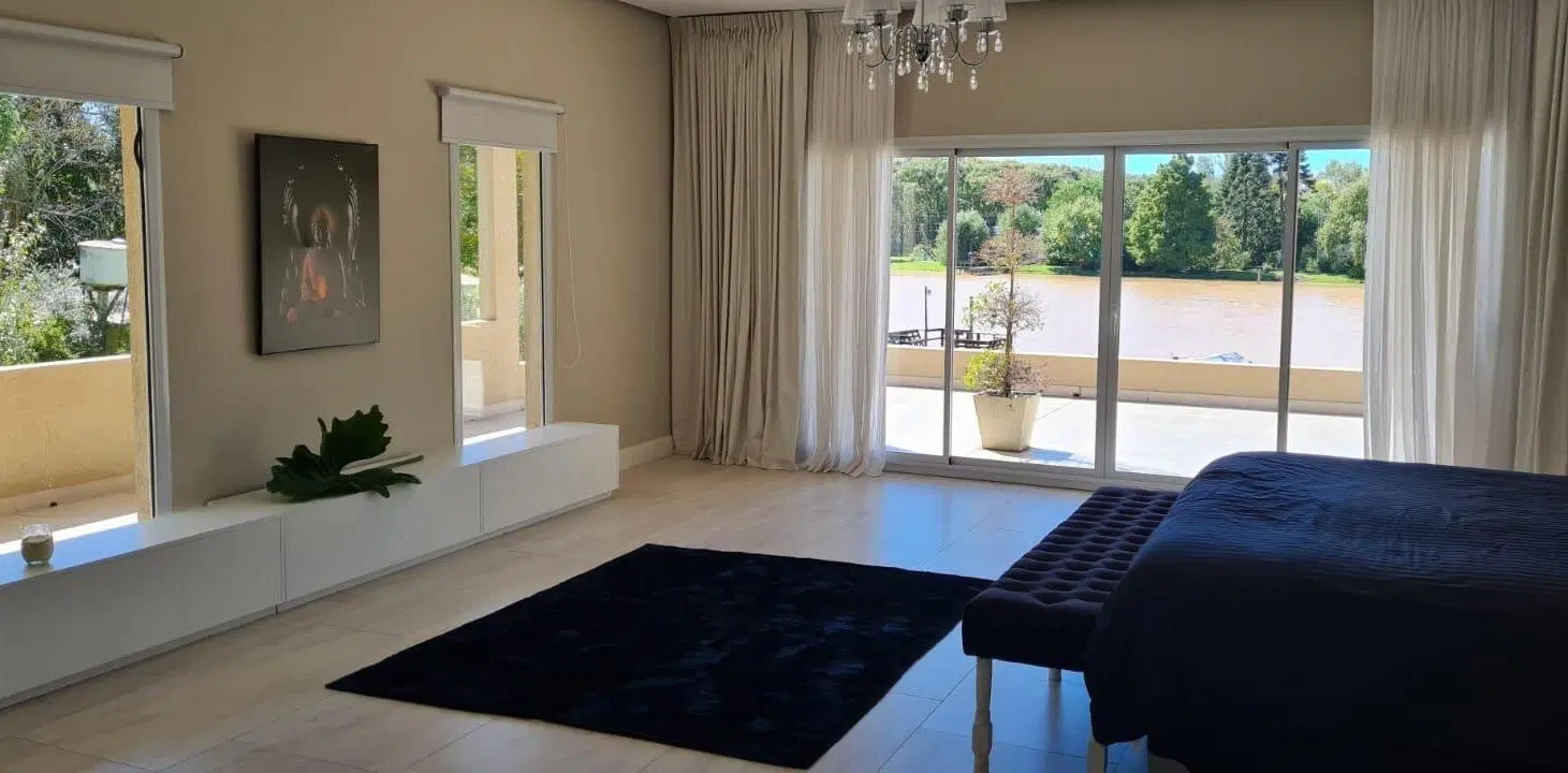 Venta Casa 6 ambientes en isla del Delta Tigre 3