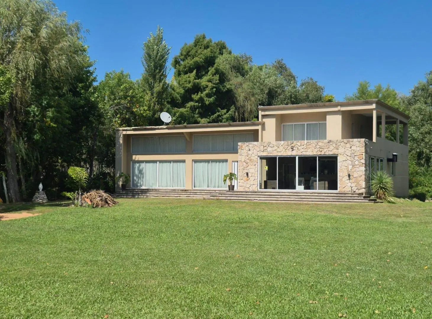 Venta Casa 6 ambientes en isla del Delta Tigre 5