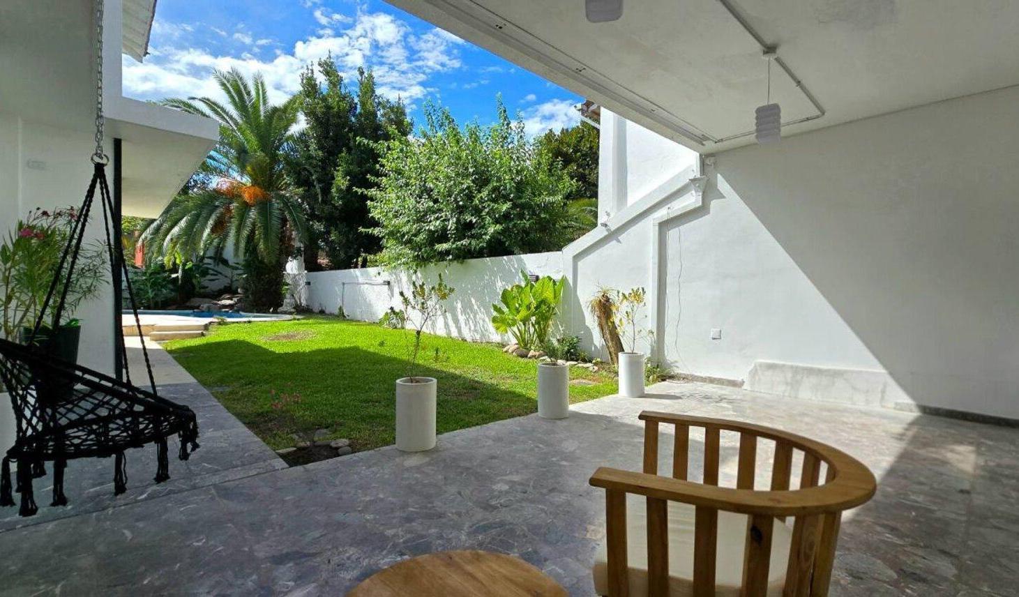 Foto de VENTA CASA MARTINEZ 8 AMBIENTES PILETA COCHERAS, imagen 1