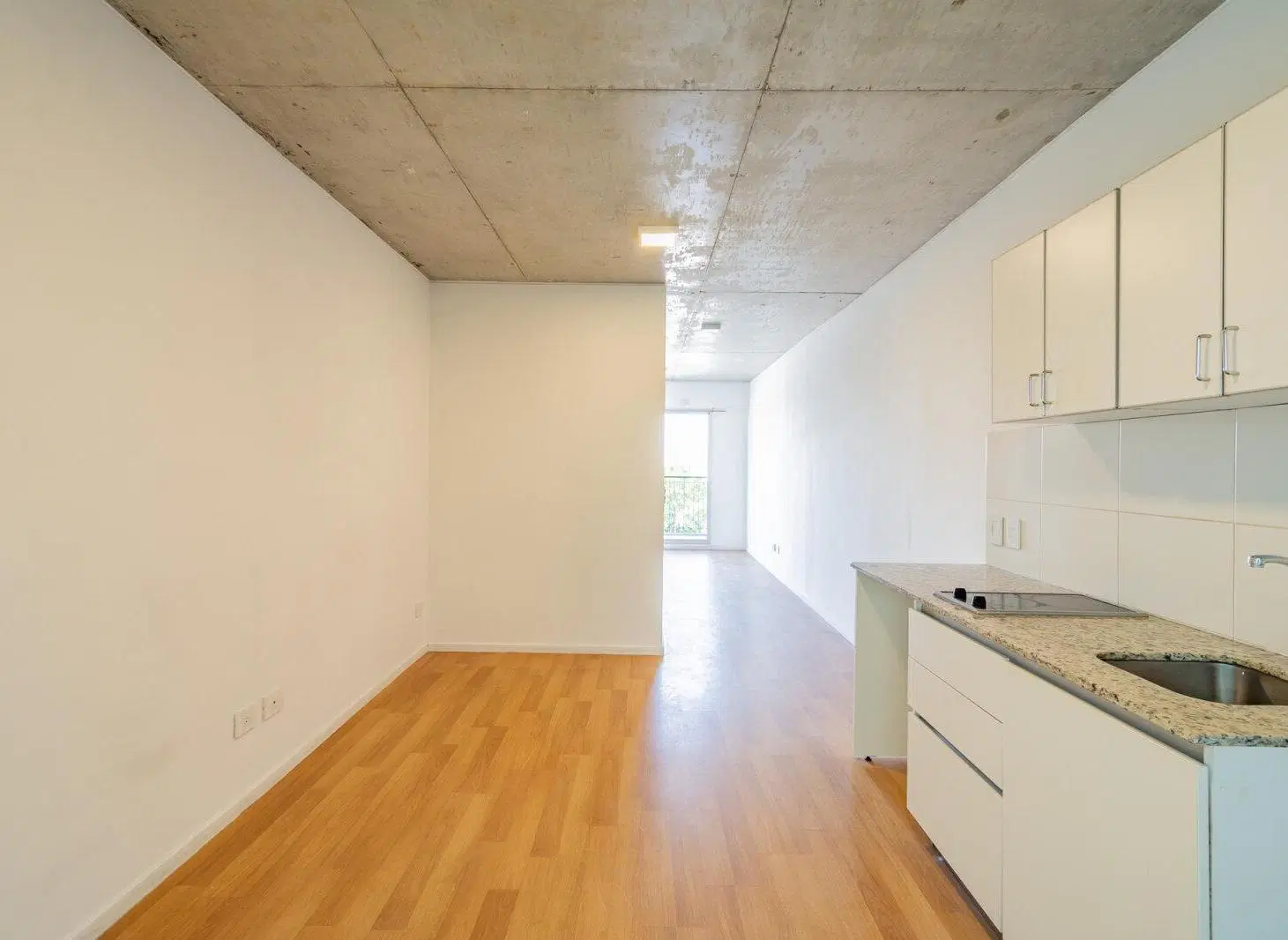 Alquiler Monoambiente divisible c/cochera y Amenities. 5