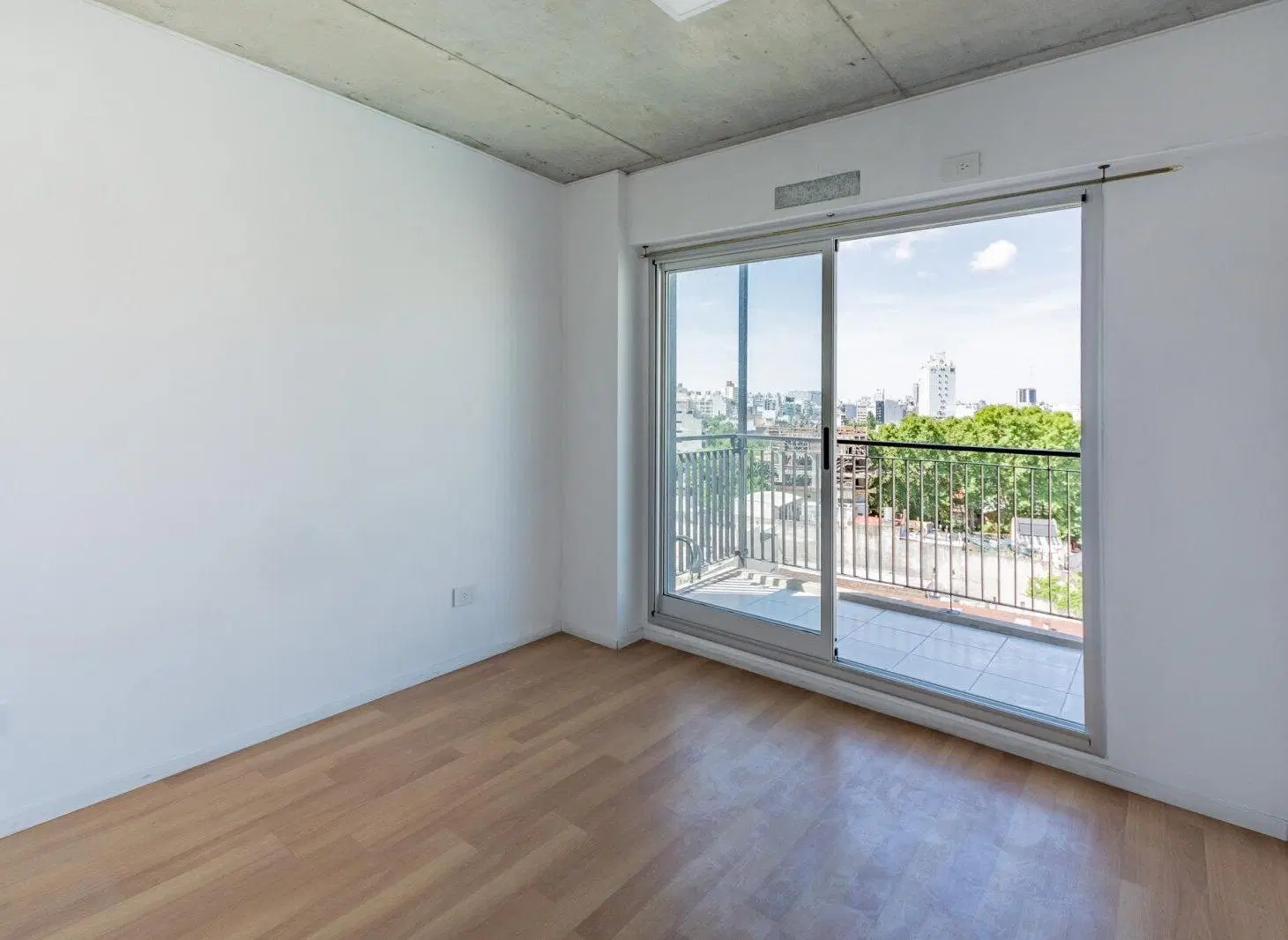 Alquiler Monoambiente divisible c/cochera y Amenities. 8