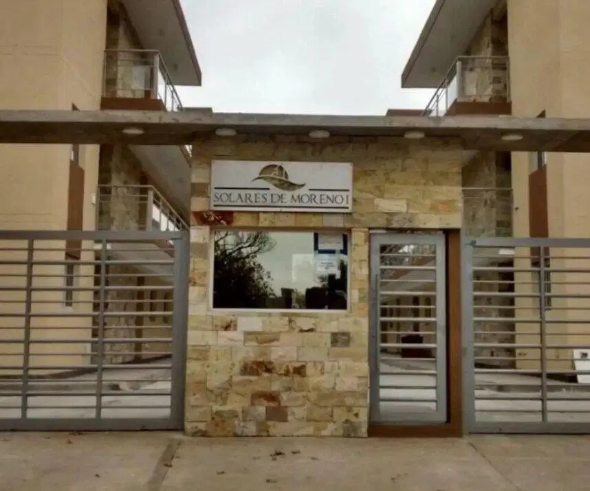 Venta departamento 3 amb Patio c/Cochera en Complejo Solares - Moreno 2