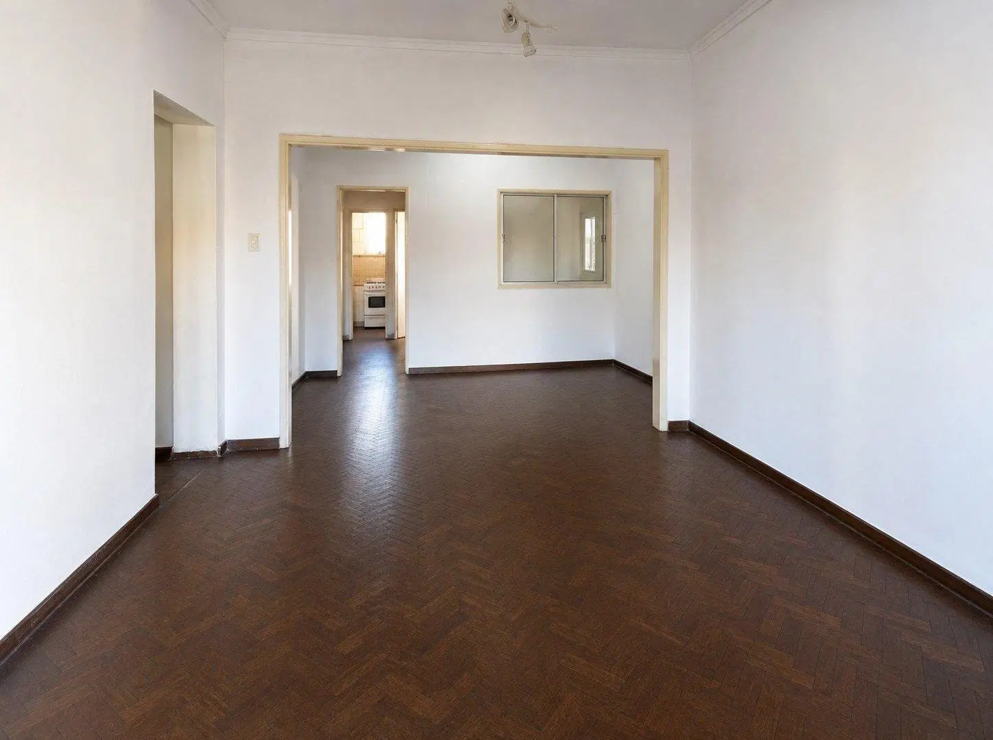 VENTA │PH 4 Amb. │3 Dorm. │2 Baños │1° piso al frente │Balcón y Terraza │sin expensas │Liniers 3