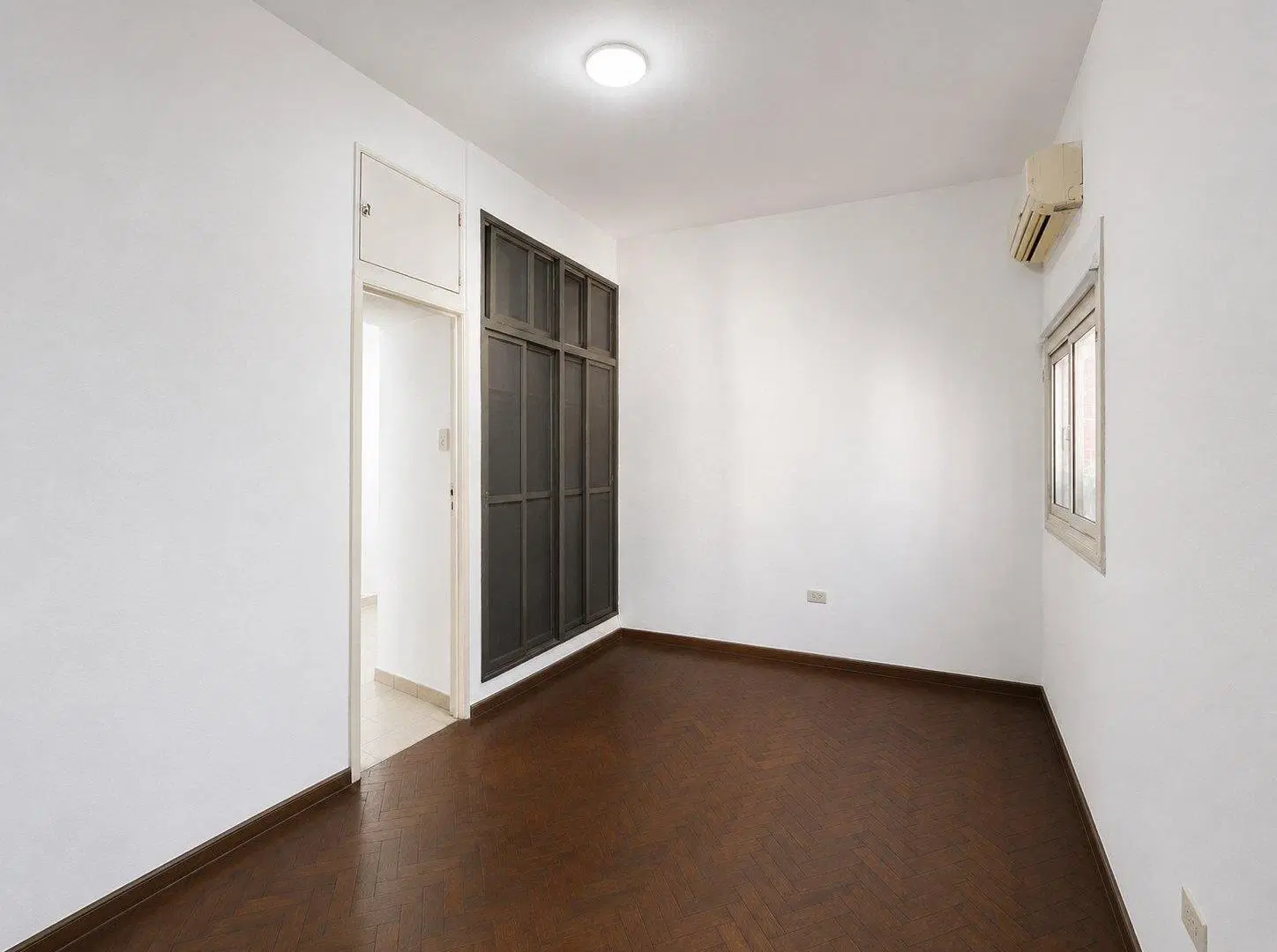 VENTA │PH 4 Amb. │3 Dorm. │2 Baños │1° piso al frente │Balcón y Terraza │sin expensas │Liniers 4