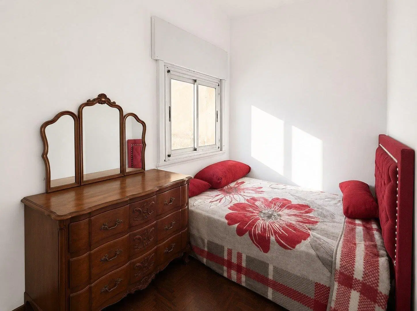 VENTA │PH 4 Amb. │3 Dorm. │2 Baños │1° piso al frente │Balcón y Terraza │sin expensas │Liniers 5