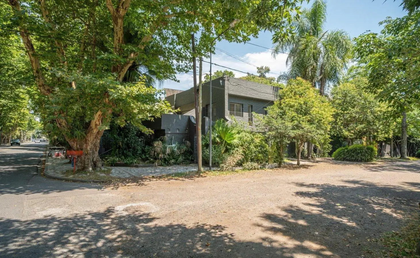 VENTA CASA Y LOCAL COMERCIAL TIGRE 8 AMB CON PILETA 2