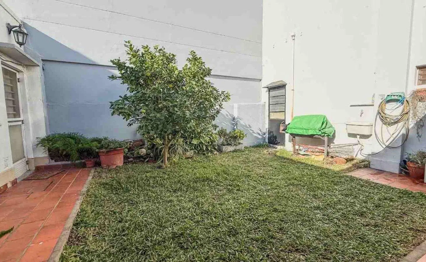 VENTA CASA 5 AMB CON DEPTO 3 AMB SOBRE MISMO LOTE 8