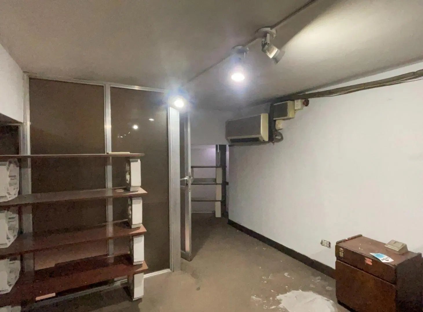 Venta Taller / Galpón / Depósito con Local en Munro 2