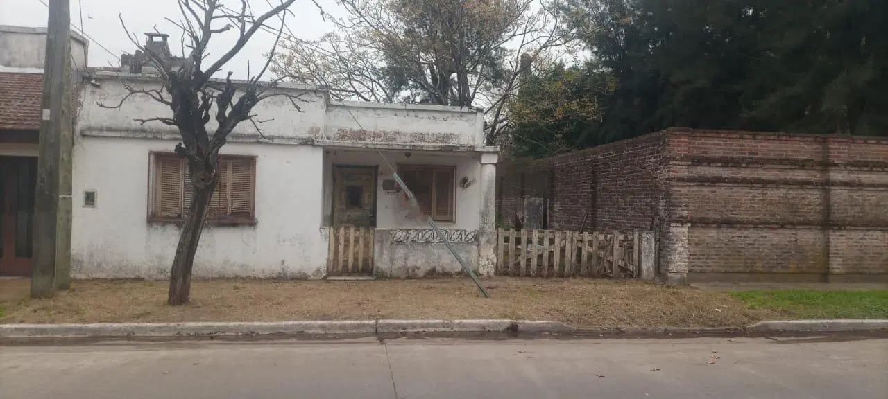Casa 3 Ambientes A Refaccionar en pleno centro De General Rodríguez 2
