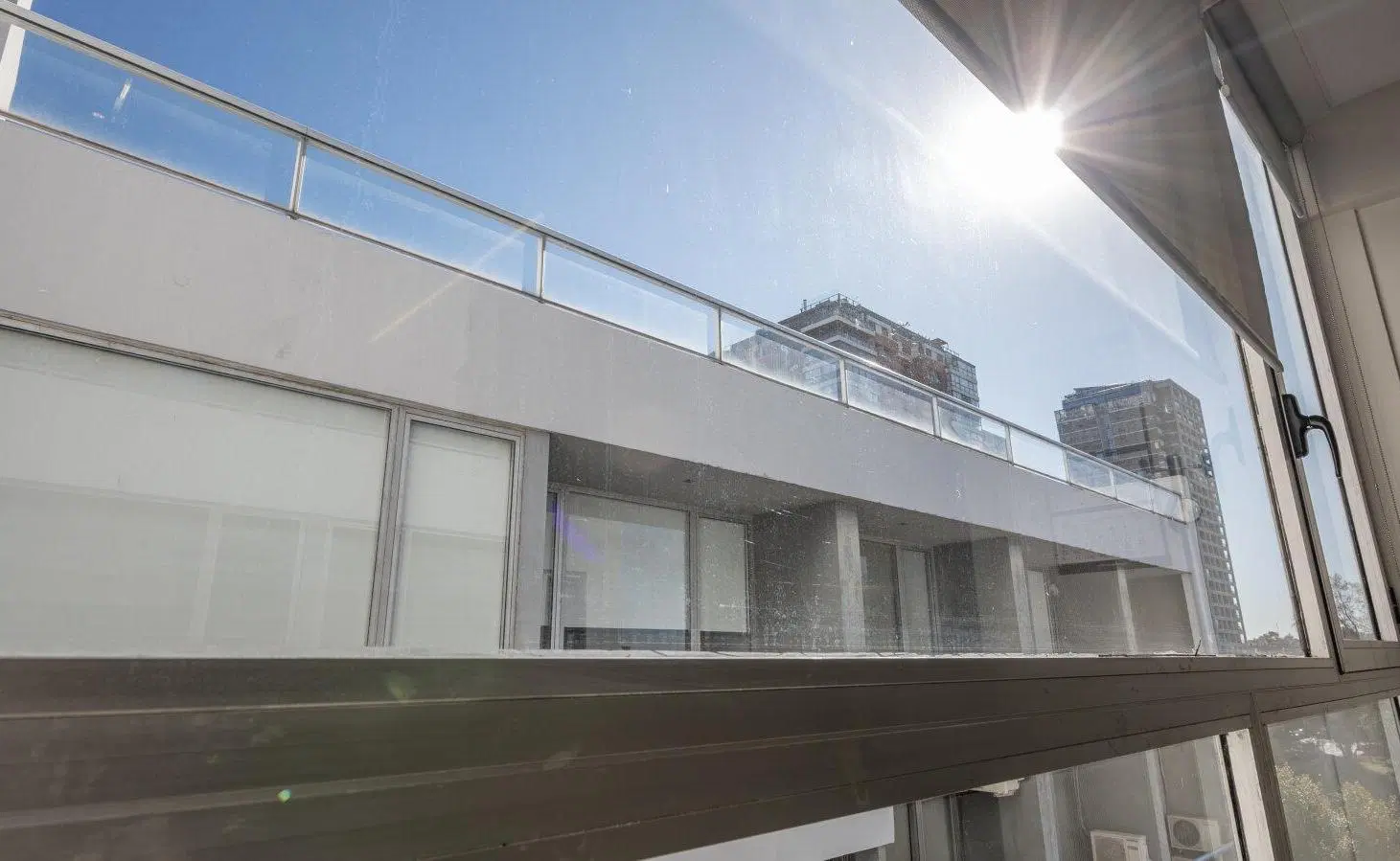 VENTA OFICINA TRIPLEX BAJO BELGRANO 6 AMBIENTES UNICA 8