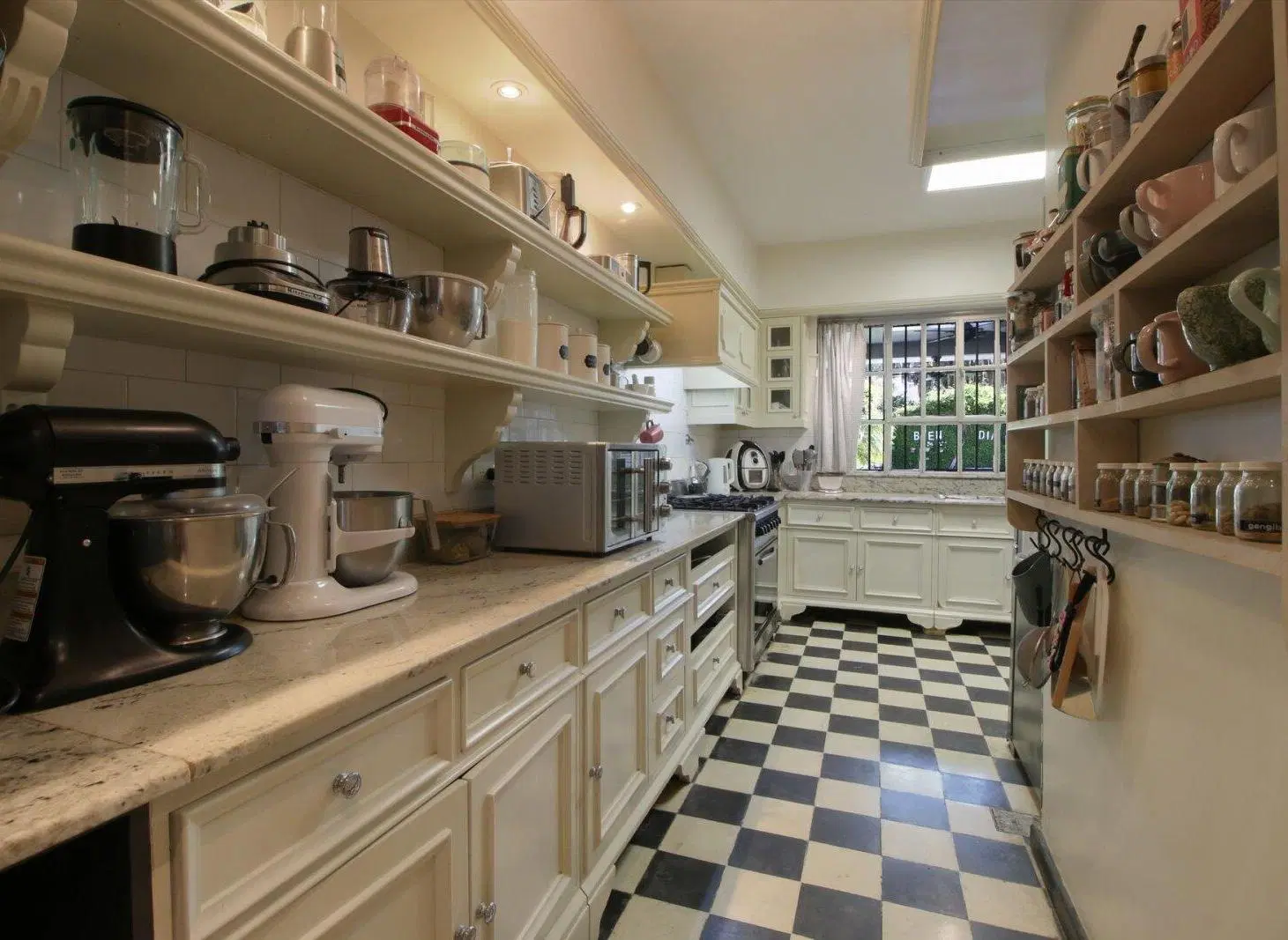 VENTA | CASA| VICENTE LOPEZ| 4 DORM.| CON PILETA| 8