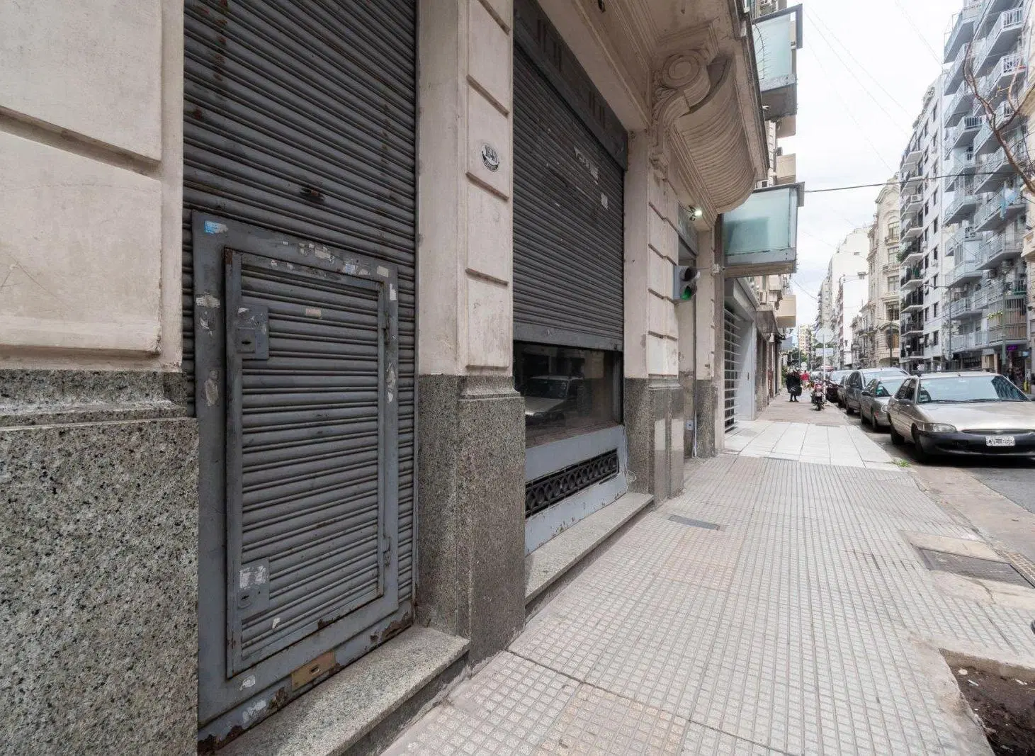 Local a la calle Viamonte y Montevideo 4