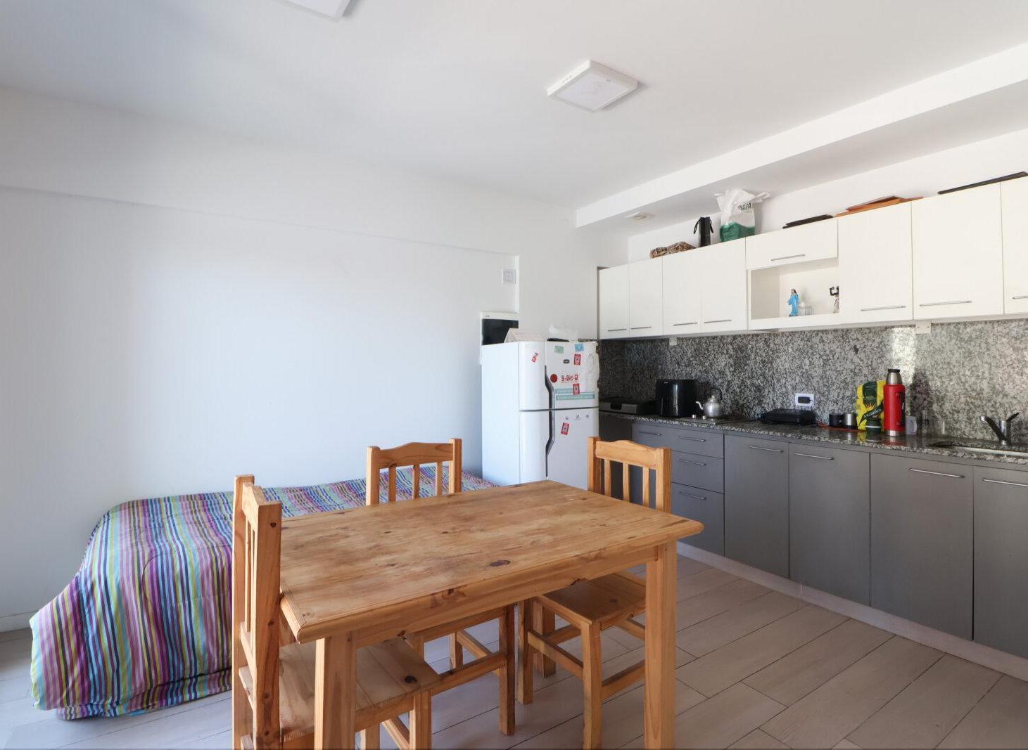 Foto de Departamento Monoambiente con balcon en Almagro, imagen 2