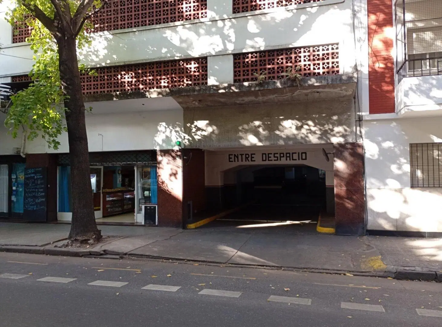 Venta COCHERA en Caballito 2