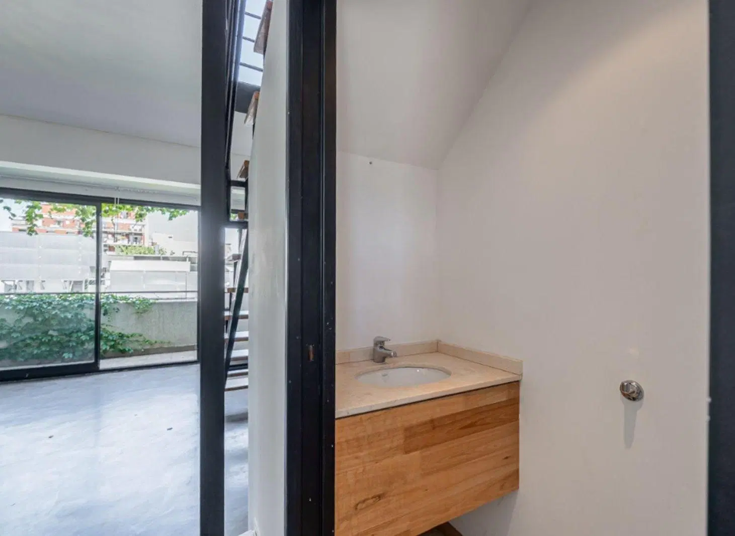 Venta Duplex 2 Amb con cochera y balcon en Nuñez 3