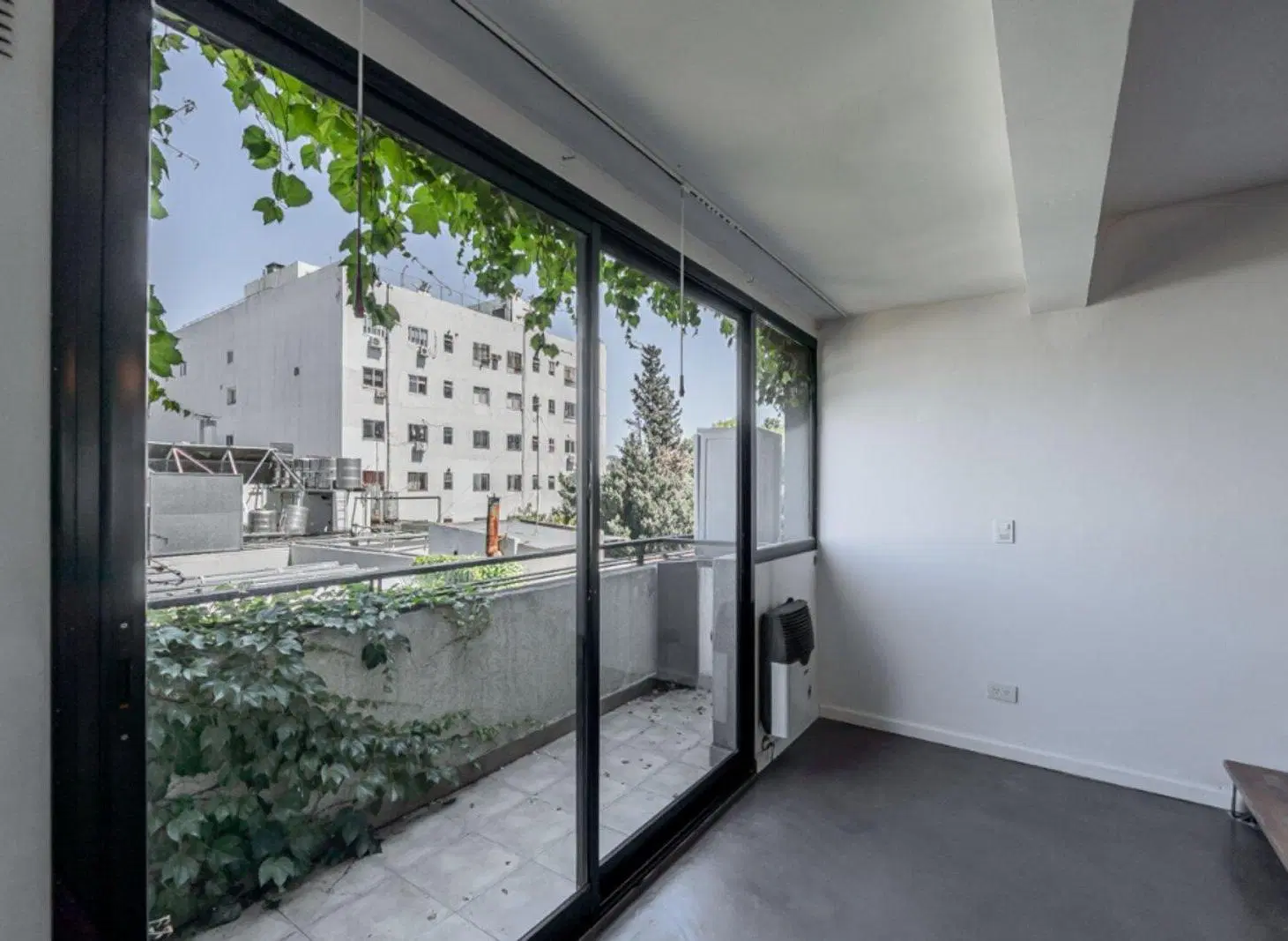 Venta Duplex 2 Amb con cochera y balcon en Nuñez 2