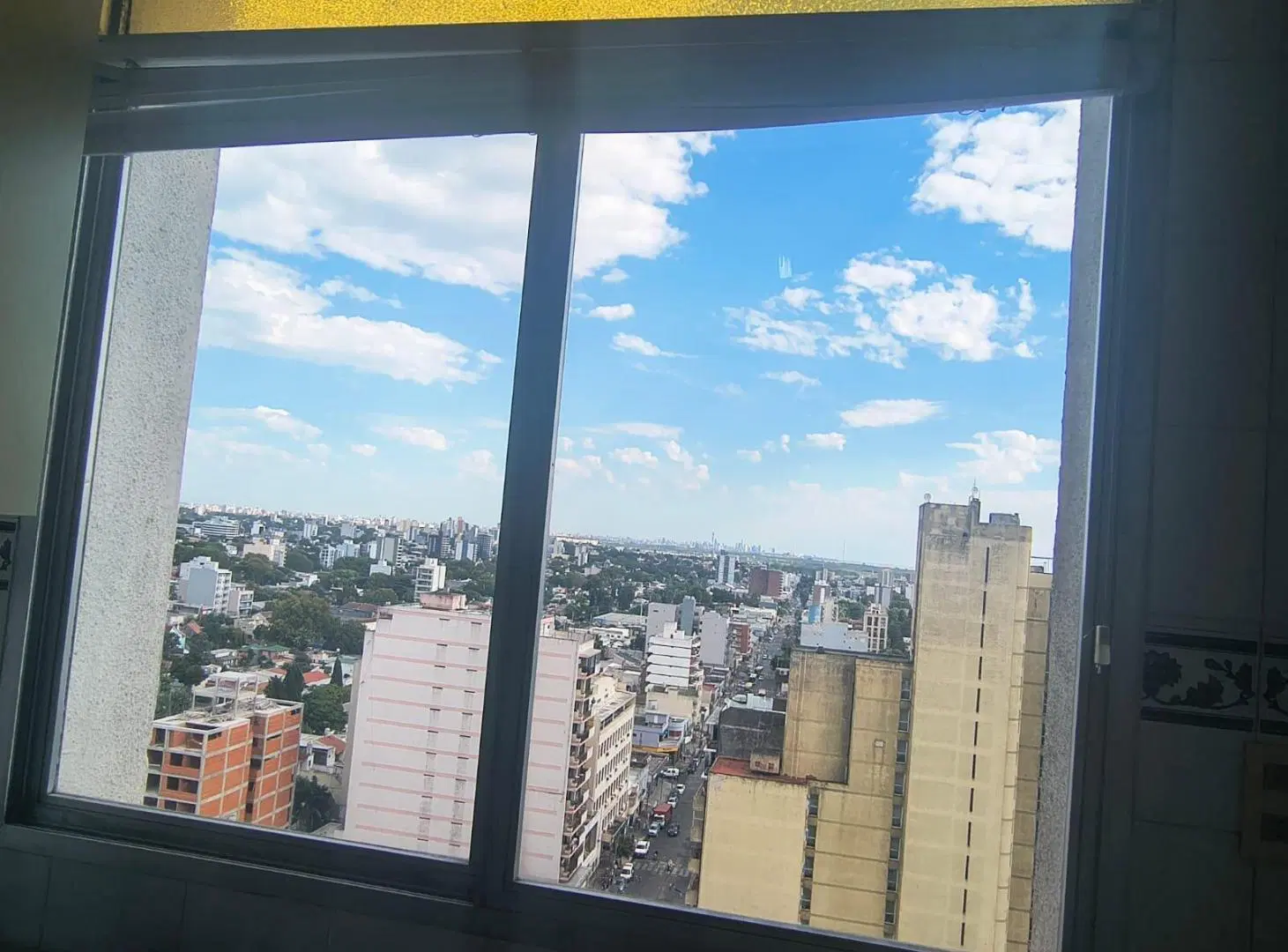 Venta dpto en Quilmes con balcón 8